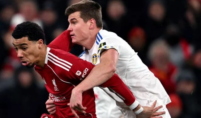 Ảnh bài viết Carragher: Liverpool mất phạt đền vì Ekitike quá trung thực