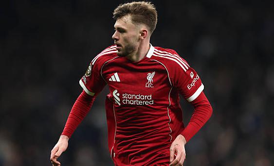 Conor Bradley - 6.7: Hậu vệ trẻ người Bắc Ireland thi đấu đầy năng lượng và cần mẫn bên hành lang cánh phải. Dù đóng góp vào các bàn thắng chưa thực sự rõ nét, nhưng nỗ lực dâng cao hỗ trợ tấn công của anh trong hiệp hai là rất đáng ghi nhận.