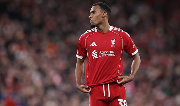 Ryan Gravenberch – 7.0: Tiền vệ người Hà Lan xử lý bóng mượt mà trong phạm vi hẹp và thoát pressing tốt ở đầu trận. Tuy nhiên, khi trung lộ trở nên chật chội và đối phương chơi rát hơn trong hiệp hai, tầm ảnh hưởng của anh bị hạn chế đáng kể.