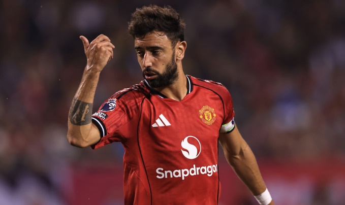 Ảnh bài viết Tin đồn chuyển nhượng sáng 2/1: Man Utd cân nhắc bán Bruno Fernandes, Liverpool nổ bom tấn 43 triệu bảng