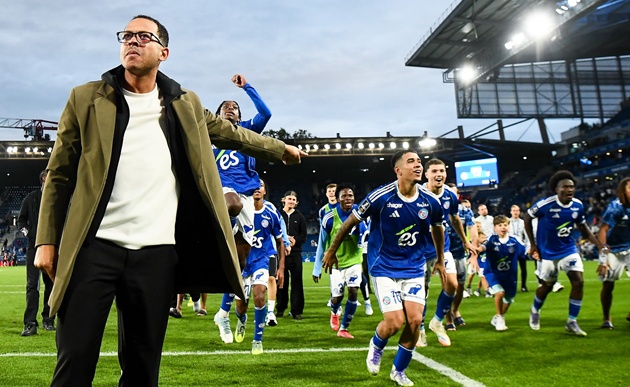 Ảnh bài viết Lý do Liam Rosenior được Chelsea chọn thay Maresca