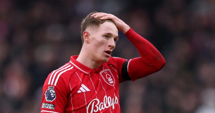 Elliot Anderson c&oacute; những m&agrave;n tr&igrave;nh diễn đỉnh cao m&ugrave;a n&agrave;y.