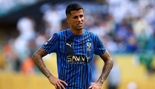 Ảnh bài viết Al Hilal chấp nhận gánh lương, Inter Milan rộng cửa đón Cancelo