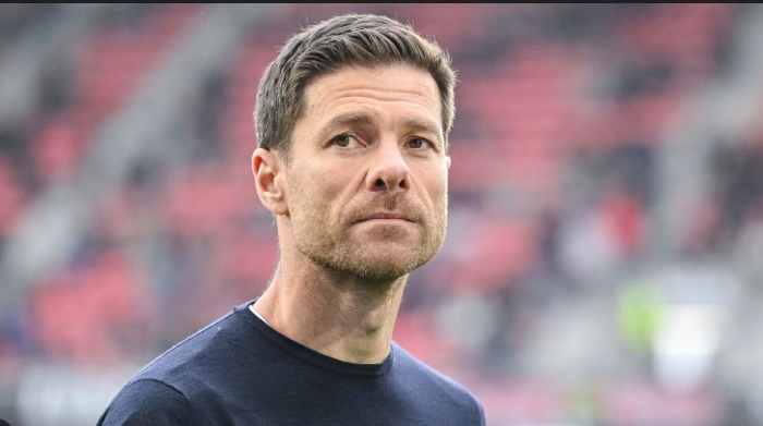 Xabi Alonso cần một nhạc trưởng thực thụ.