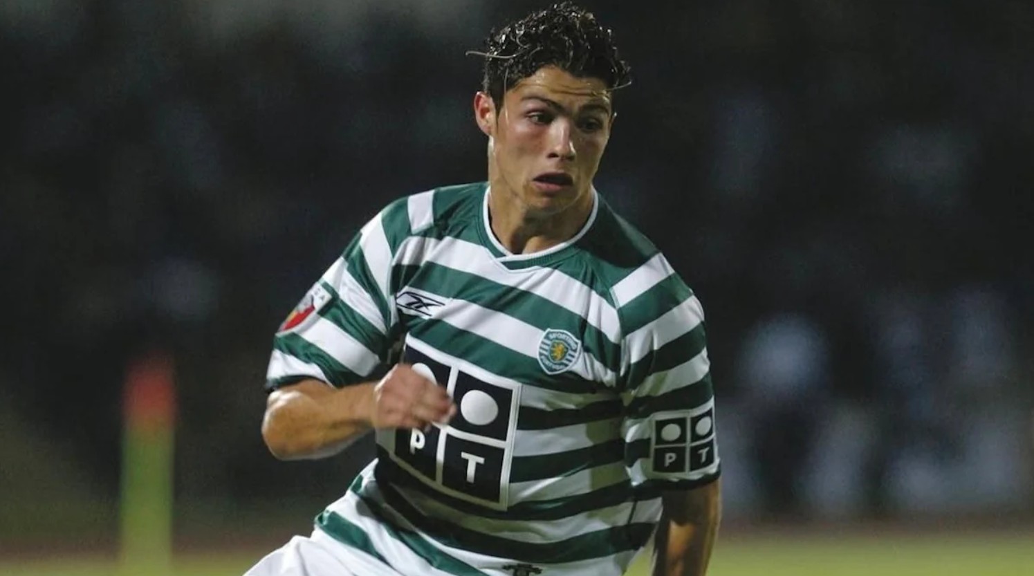 Cristiano Ronaldo bắt đầu x&acirc;y dựng t&ecirc;n tuổi ở CLB Sporting Lisbon.