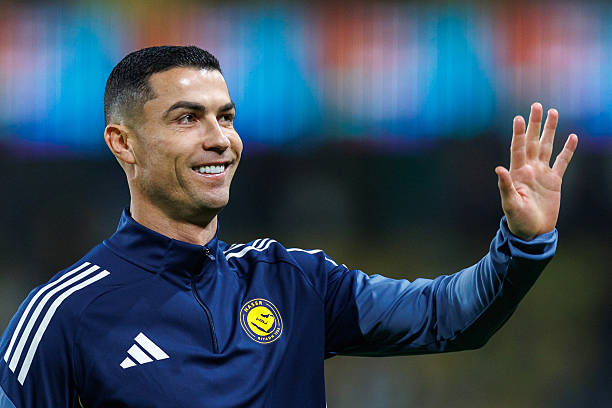 Cristiano Ronaldo hiện vẫn đang tỏa s&aacute;ng trong m&agrave;u &aacute;o Al Nassr v&agrave; c&ugrave;ng tuyển Bồ Đ&agrave;o Nha hướng đến World Cup 2026.