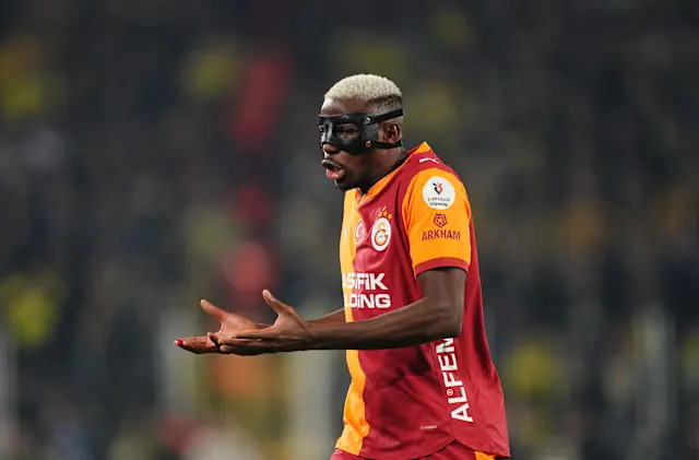 Bayern n&oacute;i kh&ocirc;ng với Osimhen.