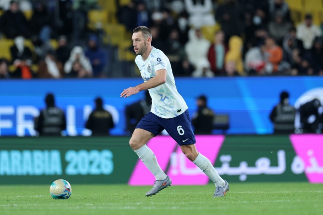 Stefan de Vrij l&agrave; phương &aacute;n ho&agrave;n hảo cho Barca.