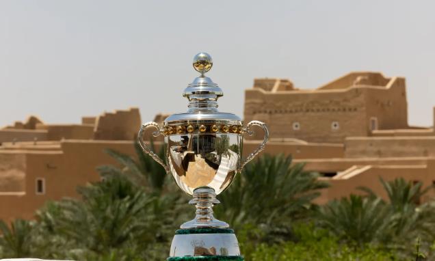 Chiếc c&uacute;p danh gi&aacute; ở Ả Rập X&ecirc; &Uacute;t.