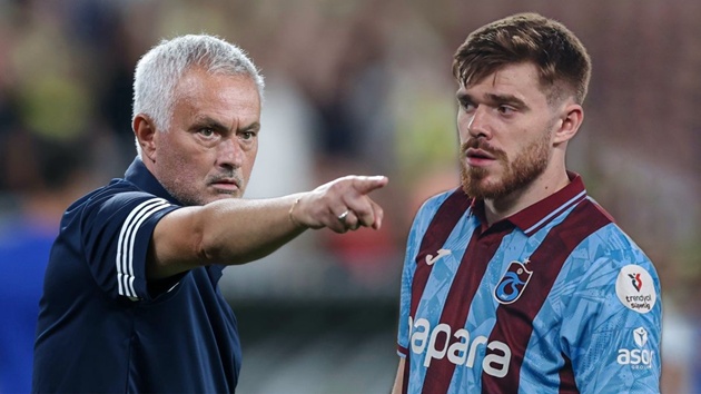 Mourinho phớt lờ về tin chuyển nhượng liên quan đến Arseniy Batagov