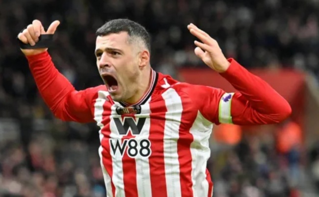 Xhaka l&agrave; thủ lĩnh tuyến giữa Sunderland.