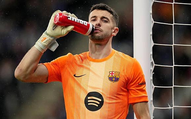 Joan Garcia thể hiện sự xuất sắc nơi khung gỗ Barcelona.