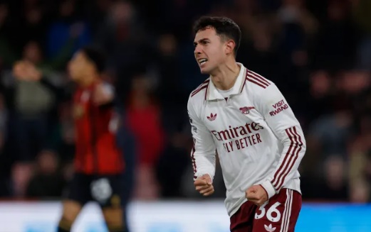 Ảnh bài viết Declan Rice ngả mũ trước đẳng cấp của Martin Zubimendi