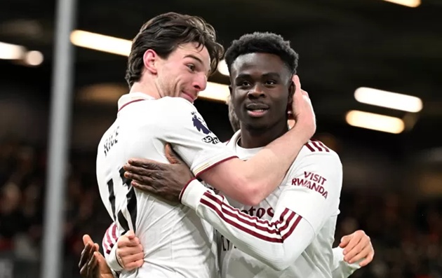 Ng&ocirc;i sao người Anh lập c&uacute; đ&uacute;p b&agrave;n thắng