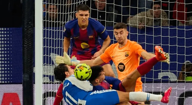 Garcia gi&uacute;p Barca giữ sạch lưới trước Espanyol