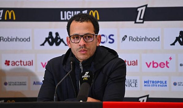 Liam Rosenior nhiều khả năng sẽ chuyển sang dẫn dắt Chelsea.