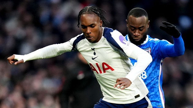 Spurs đã đánh rơi điểm trên sân nhà.