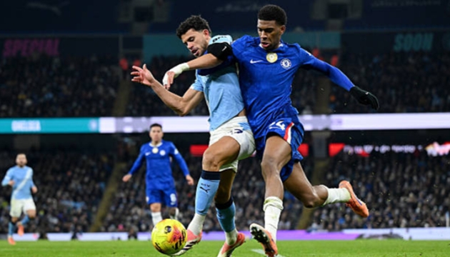 Josh Acheampong (6.6): Hậu vệ trẻ này đã có màn trình diễn đáng khen ngợi. Anh sử dụng tốc độ tốt để đeo bám Haaland và có những pha tắc bóng giải nguy kịp thời. Một điểm sáng nơi hàng thủ.