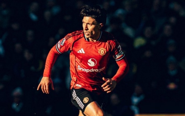 Ảnh bài viết Thắng 100% tranh chấp, Martinez làm điểm tựa cho Quỷ đỏ