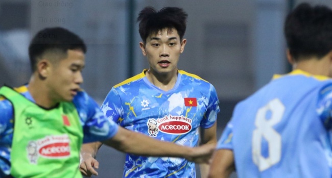 Đình Bắc trên sân tập.