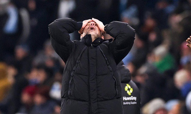 Pep bất lực sau bàn gỡ hoà.