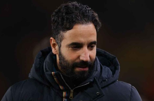 Amorim đối mặt áp lực lớn.