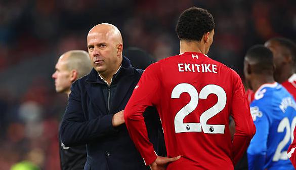 Arne Slot cập nhật t&igrave;nh h&igrave;nh của Hugo Ekitike.