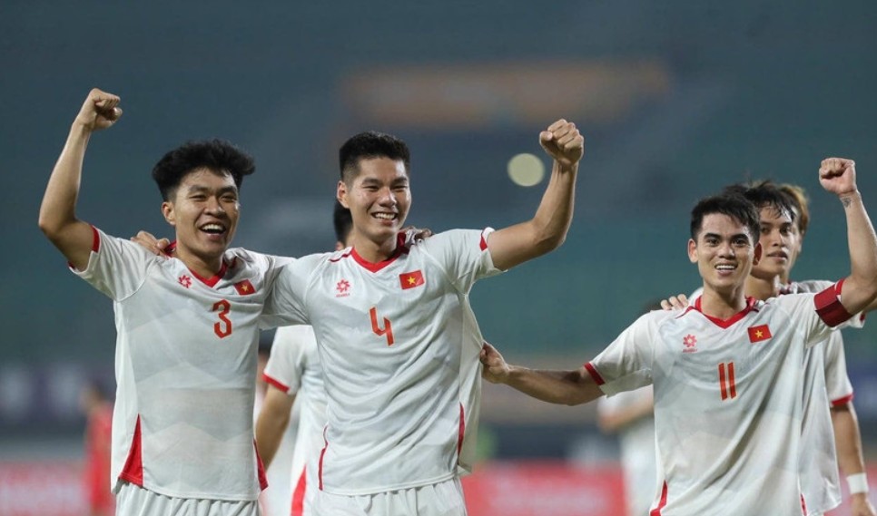 H&agrave;ng thủ U23 Việt Nam cần phải đứng vững trước sức &eacute;p của U23 Jordan. Ảnh: VFF.