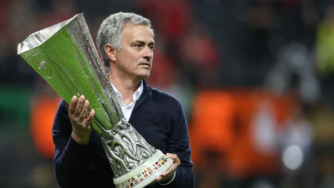 Mourinho mang về 3 danh hiệu cho MU.