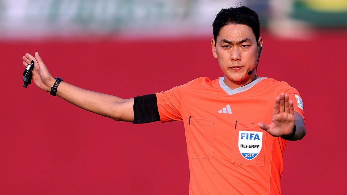 Truyền th&ocirc;ng Indonesia d&agrave;nh nhiều sự quan t&acirc;m đến vị trọng t&agrave;i sẽ bắt ch&iacute;nh ở trận đấu của U23 Việt Nam.