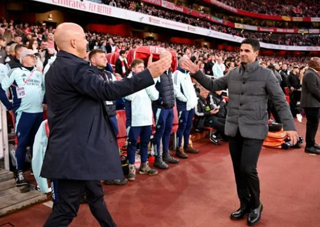 Ảnh bài viết Sutton chê Liverpool trung bình, tin Arsenal thắng dễ