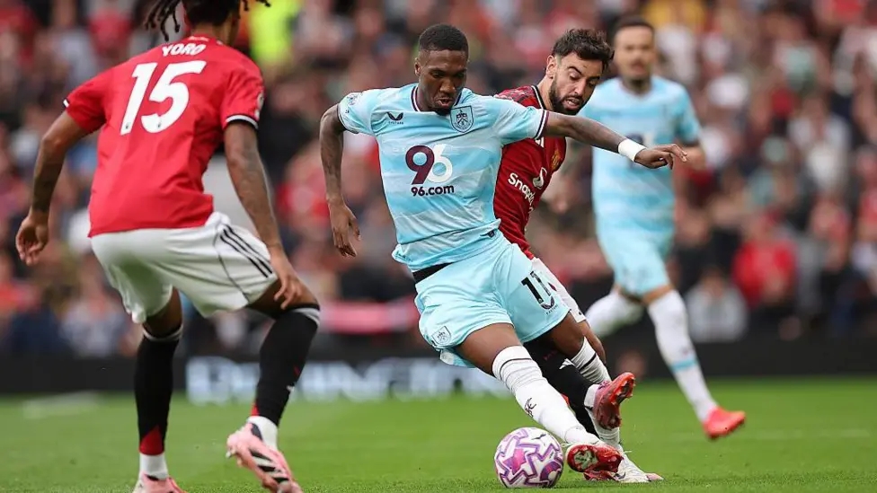 Manchester United vẫn được đ&aacute;nh gi&aacute; cao hơn ở trận đấu tại v&ograve;ng 21 Ngoại hạng Anh.