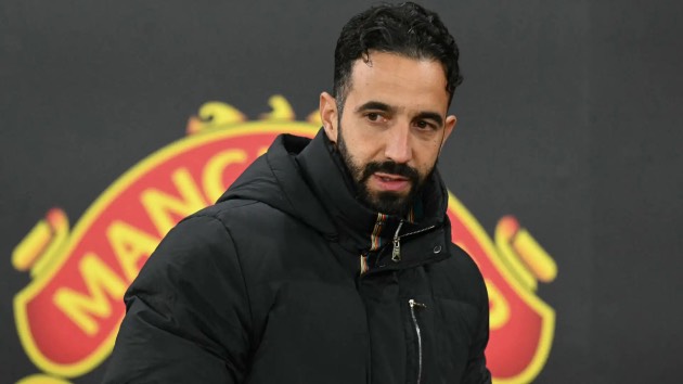 Cầu thủ MU hoang mang v&igrave; Amorim lầm bầm chỉ đạo chiến thuật.