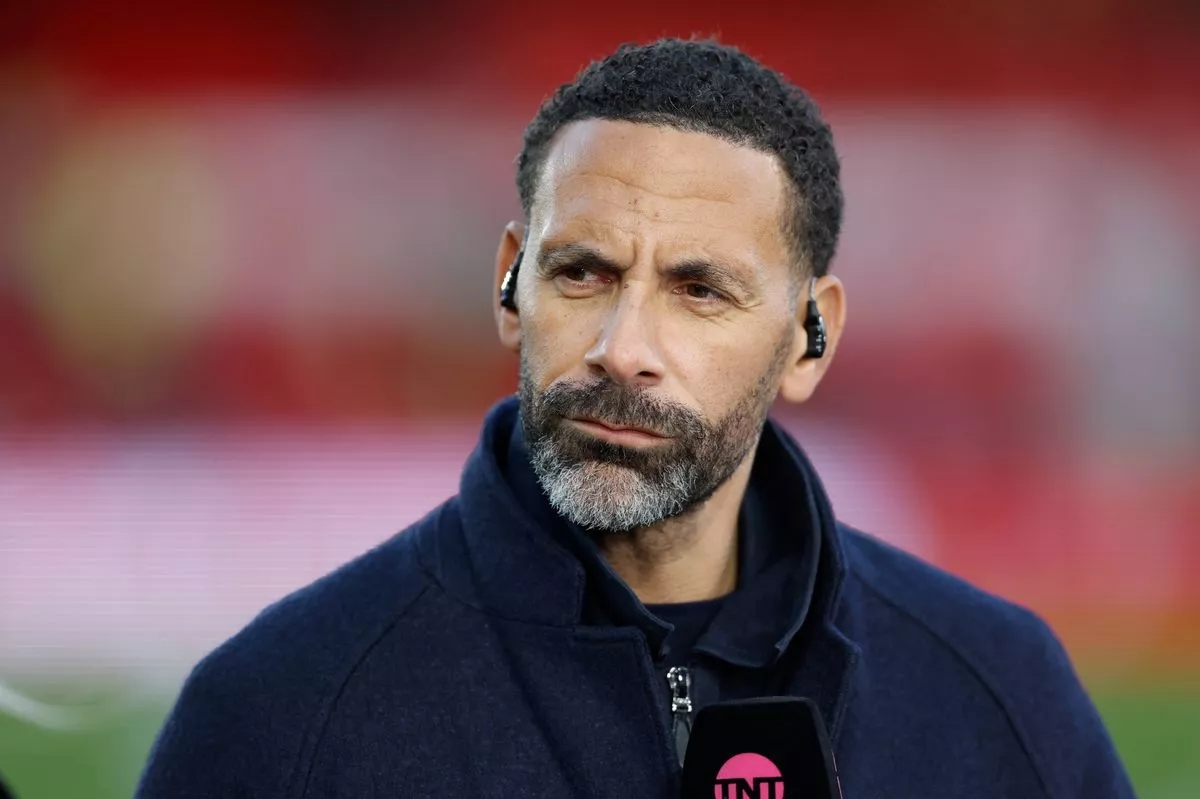 Rio Ferdinand đ&atilde; c&ocirc;ng khai chỉ tr&iacute;ch Gary Neville v&igrave; Ruben Amorim.