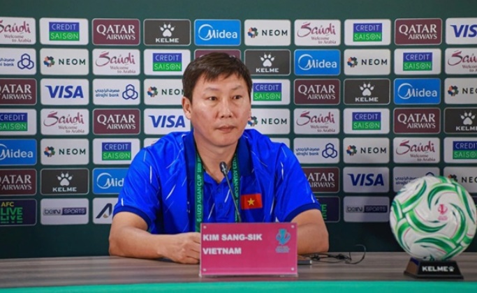 HLV Kim c&oacute; những chia sẻ đ&aacute;ng ch&uacute; &yacute; sau khi gi&uacute;p U23 Việt Nam thắng Jordan.