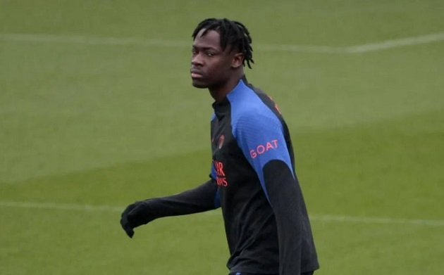 Ảnh bài viết MU tranh "quái thú" 1m96 với 3 đối thủ