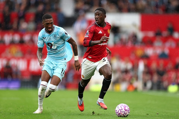 Mainoo chưa chắc c&oacute; thể ra s&acirc;n trong trận đấu với Burnley.