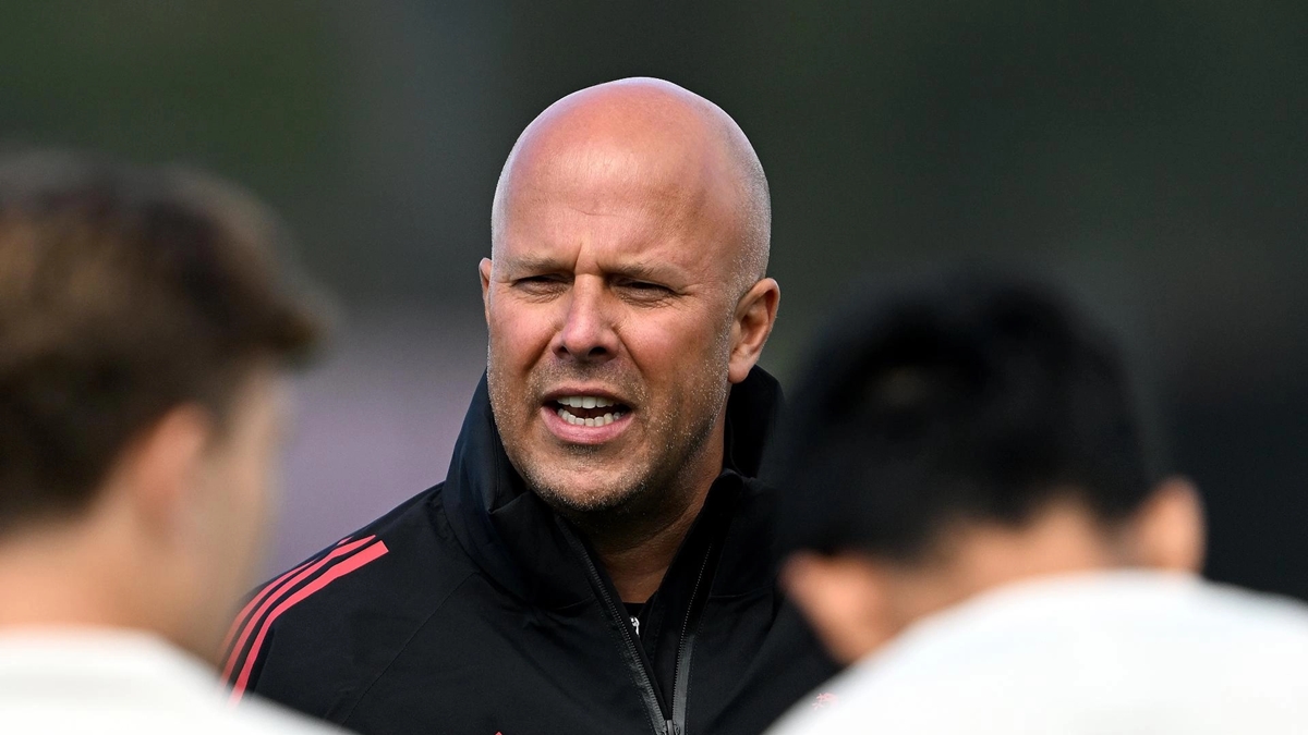 Ảnh bài viết Arne Slot lên tiếng về khả năng Liverpool chiêu mộ Marc Guehi