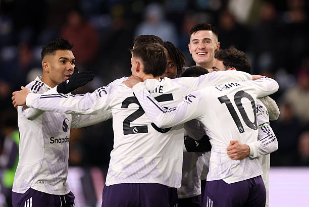 MU vùng lên ghi 2 bàn trong hiệp 2 nhưng không thể bảo toàn thành quả.