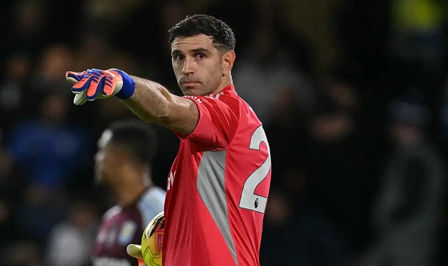 Martinez đã rời sân sớm.