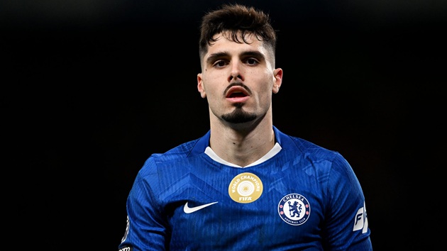 Neto đ&atilde; c&oacute; m&agrave;n tr&igrave;nh diễn nhạt nho&agrave;.