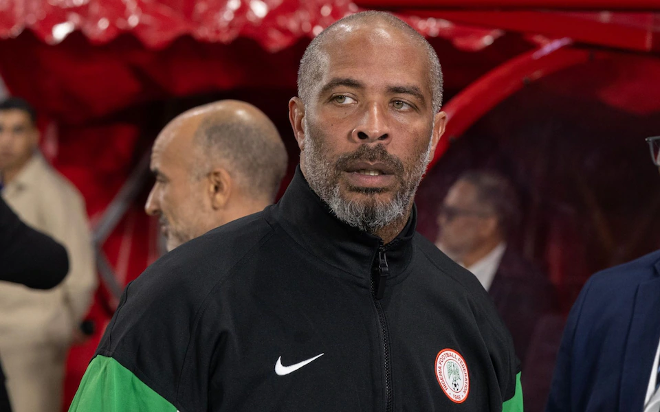 Eric Chelle cáo buộc Congo sử dụng bùa chú để đánh bại Nigeria trong trận đấu vòng loại World Cup.