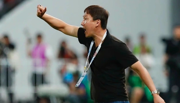 HLV Kim Sang-sik lu&ocirc;n c&oacute; những t&iacute;nh to&aacute;n v&agrave; điều chỉnh nh&acirc;n sự th&uacute; vị.