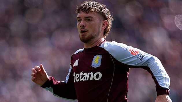 Đến Mỹ l&agrave; một lối tho&aacute;t cho Elliott