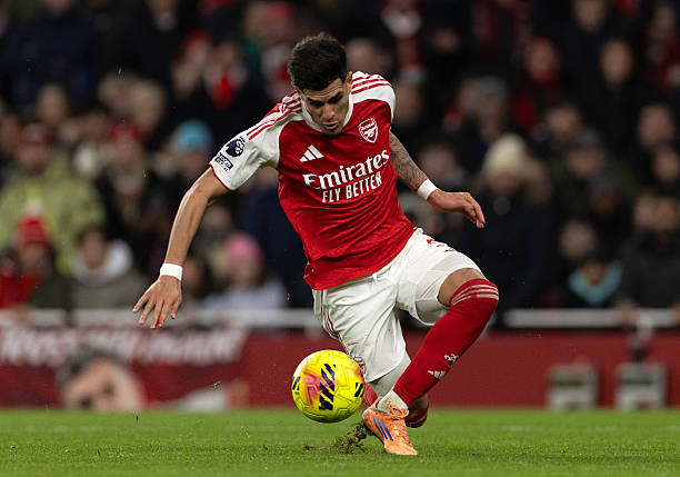 Piero Hincapie (6.3): Đ&atilde; c&oacute; một trận đấu kh&aacute; th&uacute; vị khi đối đầu với người bạn cũ Frimpong. Tuy nhi&ecirc;n, anh buộc phải rời s&acirc;n v&igrave; chấn thương ngay đầu hiệp hai.