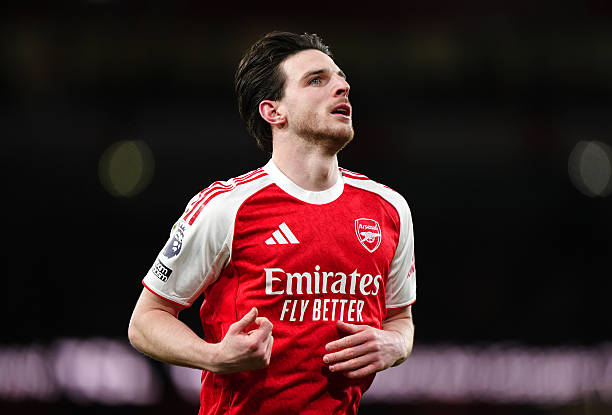 Declan Rice (6.9): Arsenal rất cần sự hiện diện v&agrave; uy quyền ở tuyến giữa, đặc biệt l&agrave; khi Liverpool quyết định l&agrave;m chậm nhịp độ trận đấu. Rice, người được cho l&agrave; cầu thủ xuất sắc nhất Premier League m&ugrave;a n&agrave;y, lại thi đấu c&oacute; phần dưới sức khi đội b&oacute;ng cần anh nhất.