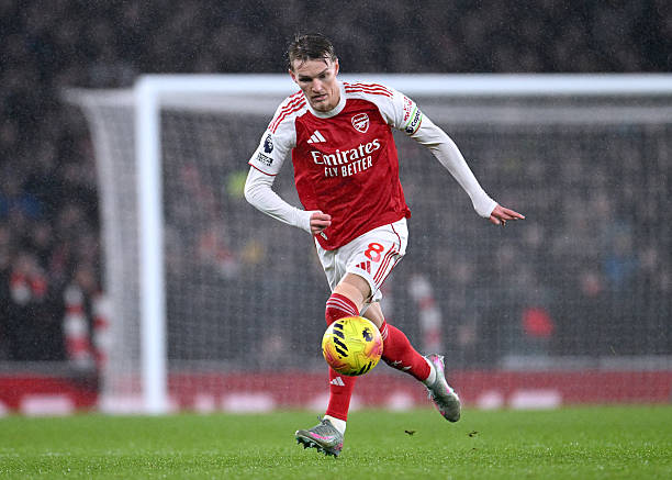 Martin Odegaard (6.6): Kh&ocirc;ng thể mở kh&oacute;a h&agrave;ng thủ đối phương hay kiểm so&aacute;t trận đấu theo c&aacute;ch thường thấy. Sự bế tắc của Odegaard đ&atilde; ảnh hưởng đ&aacute;ng kể đến cơ hội chiến thắng của Arsenal. Anh được thay thế bởi Eze trong những ph&uacute;t cuối.