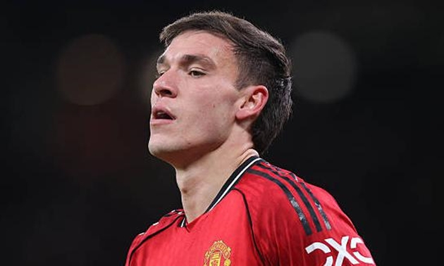 Ajax Amsterdam quan t&acirc;m đến Manuel Ugarte.