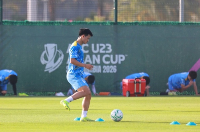 Thanh Nhàn tái xuất.