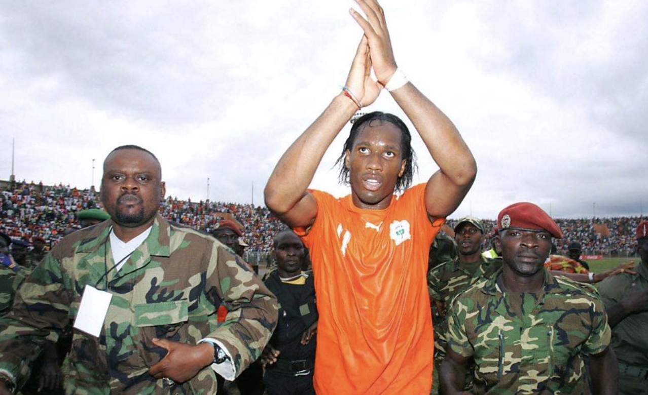 Ảnh bài viết Didier Drogba: Sứ giả hòa bình giữa làn khói đạn